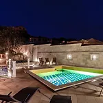招待所 And With A Swimming Pool Sumartin, Brac - 13483 4*