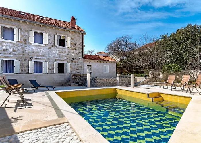 Pensionat And With A Swimming Pool Sumartin, Brac - 13483 4*